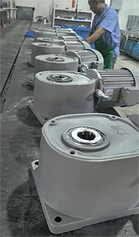 士元直角减速机,直角中空减速机,小型直交轴齿轮减速机,生产厂家,减速马达,直交轴准双曲面减速马达.jpg 士元直角减速机,直角中空减速机,小型直交轴齿轮减速机,生产厂家,减速马达,直交轴准双曲面减速马达.jpg